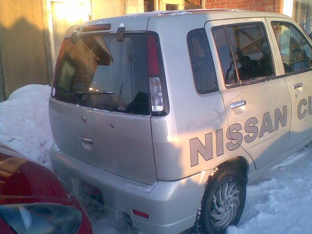 2000 Nissan Cube