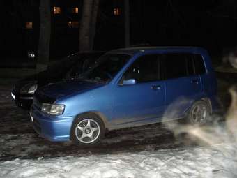 2000 Nissan Cube