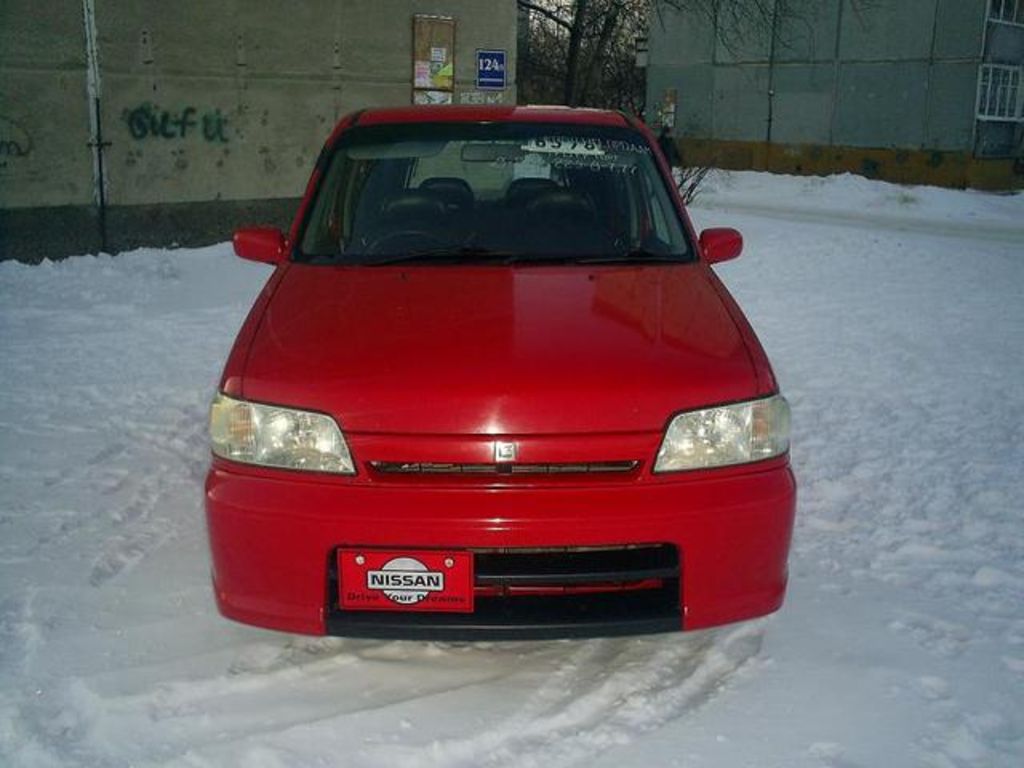 Nissan cube 2000