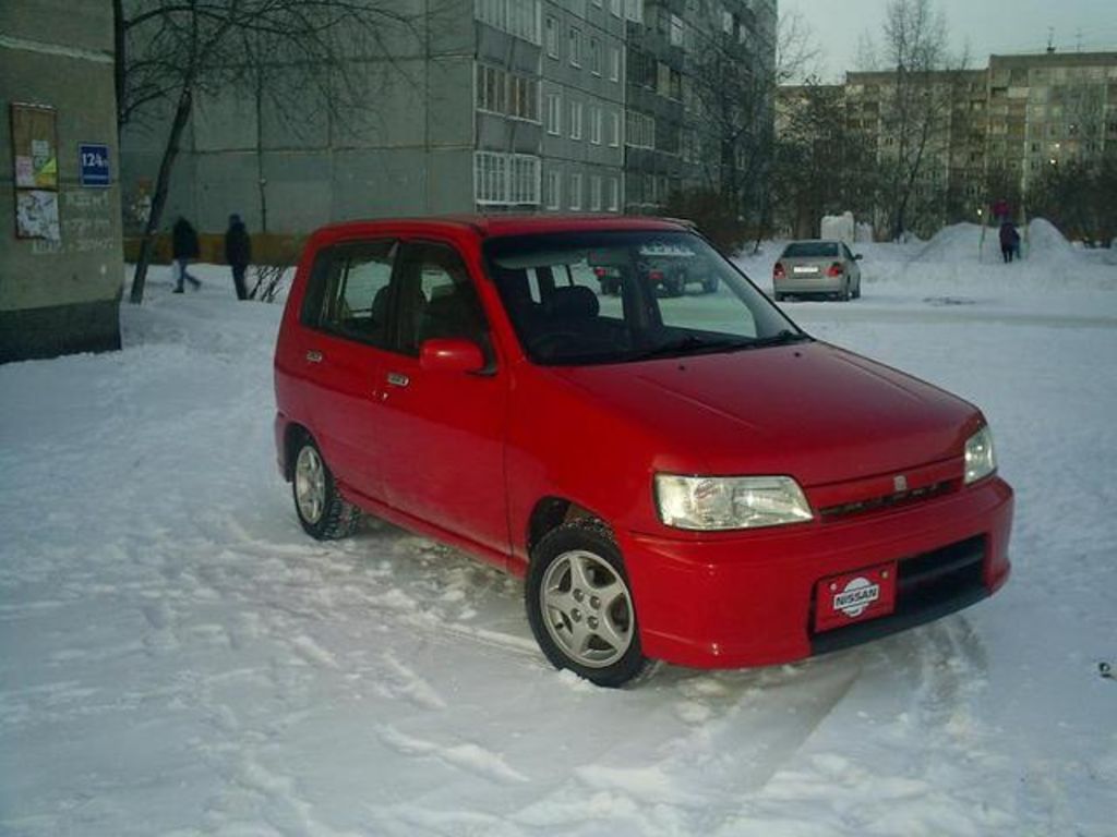 2000 Nissan Cube