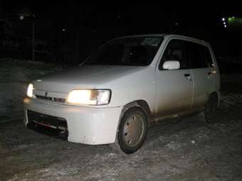 2000 Nissan Cube