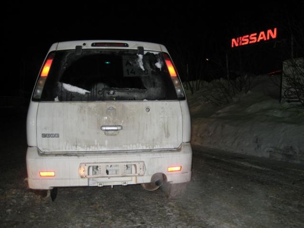 2000 Nissan Cube