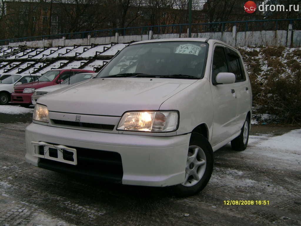 2000 Nissan Cube