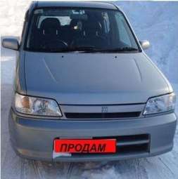 2000 Nissan Cube