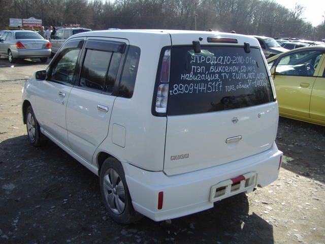 2000 Nissan Cube
