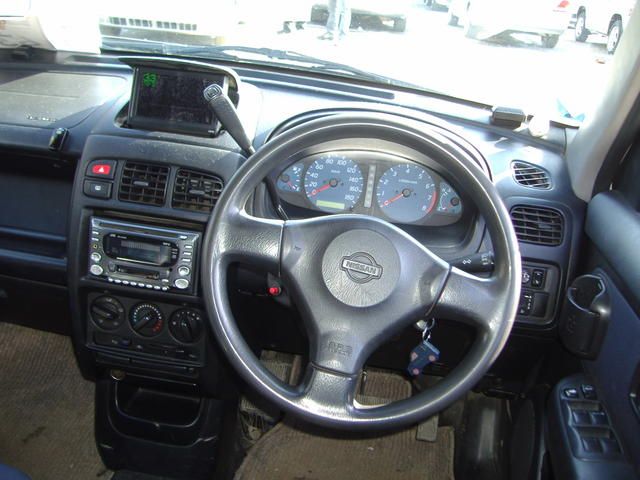 2000 Nissan Cube