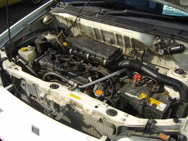 2000 Nissan Cube