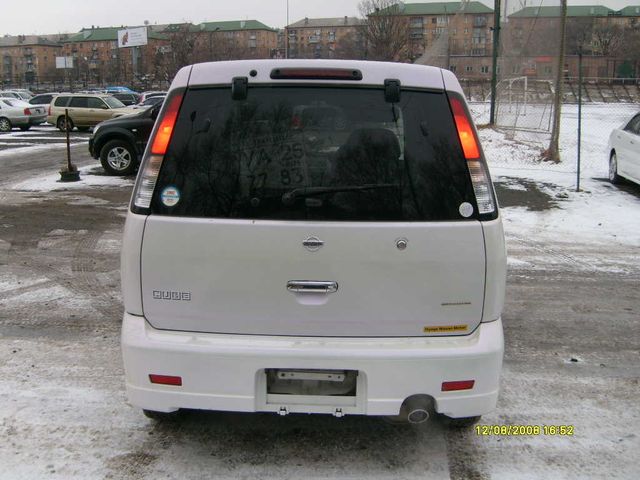 2000 Nissan Cube