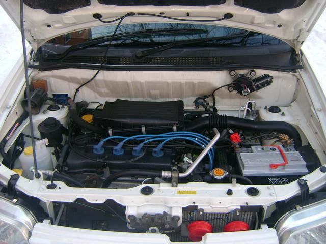 2000 Nissan Cube