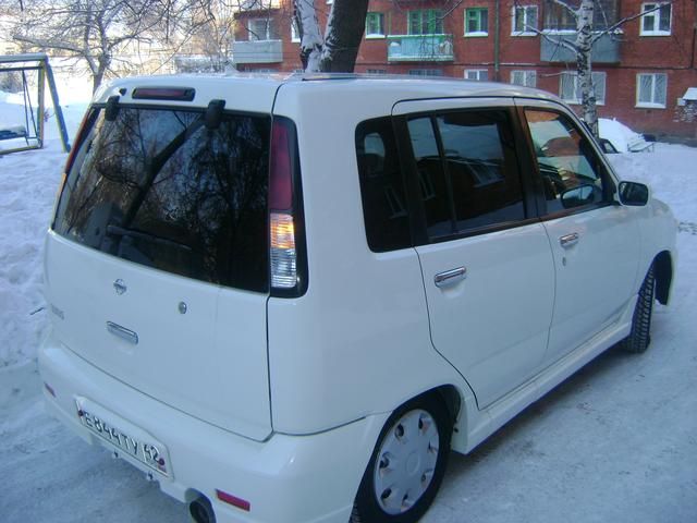 2000 Nissan Cube