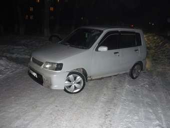 2000 Nissan Cube