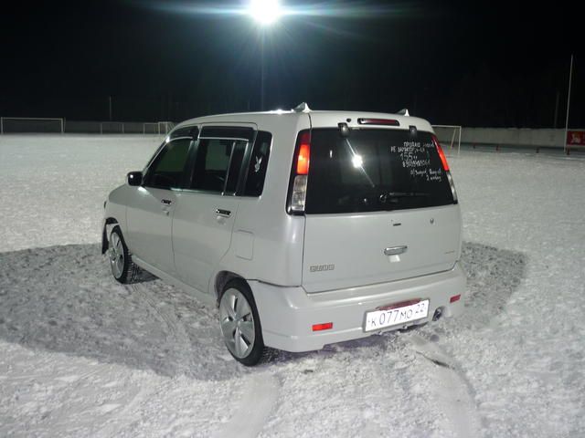 2000 Nissan Cube