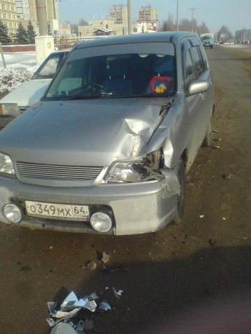 2000 Nissan Cube