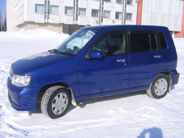 2000 Nissan Cube