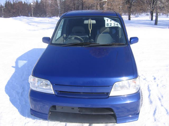 2000 Nissan Cube