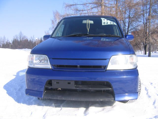2000 Nissan Cube