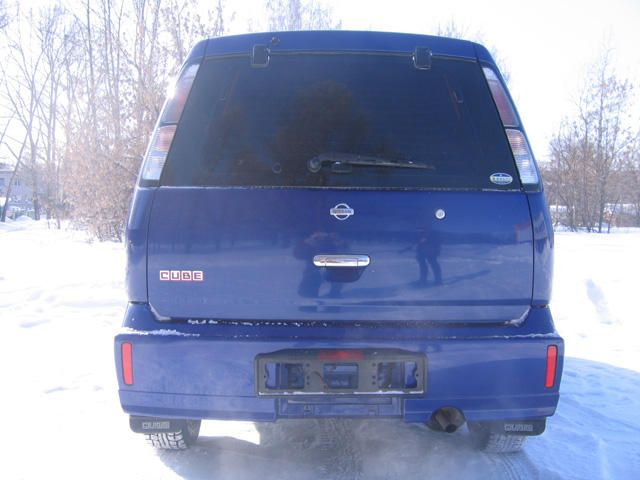 2000 Nissan Cube