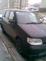 2000 Nissan Cube