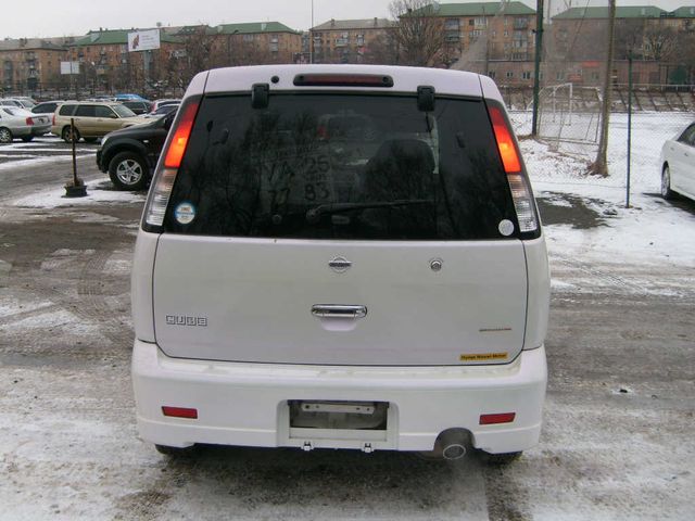 2000 Nissan Cube