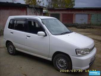 2000 Nissan Cube