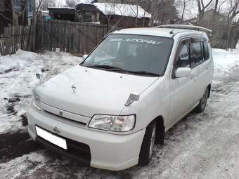 2000 Nissan Cube