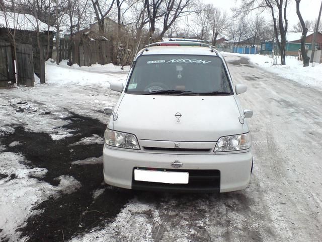 2000 Nissan Cube