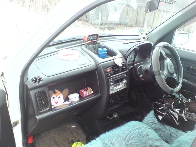 2000 Nissan Cube