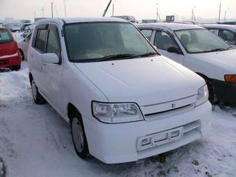 2000 Nissan Cube