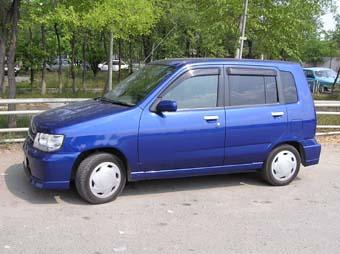 2000 Nissan Cube