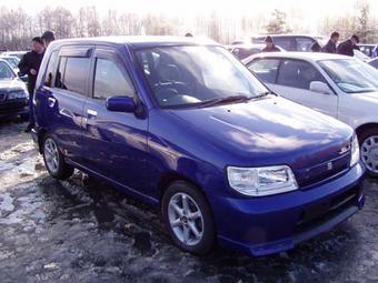 2000 Nissan Cube