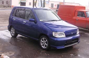 2000 Nissan Cube