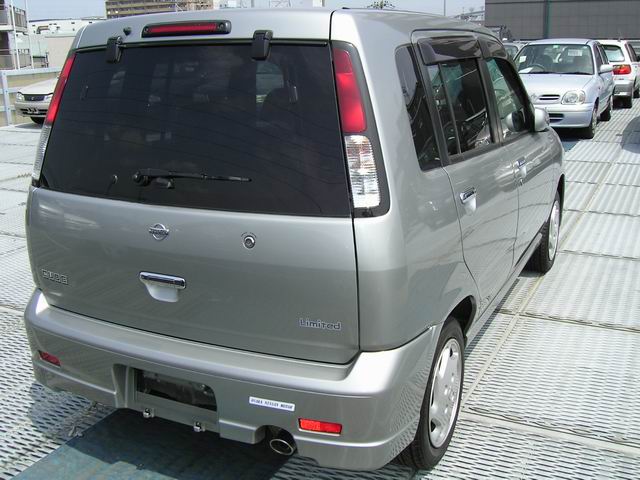 2000 Nissan Cube Pictures