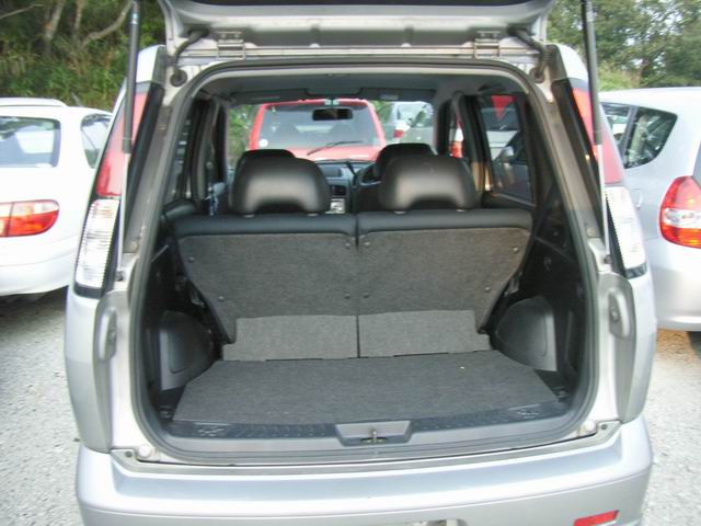 2000 Nissan Cube Pictures