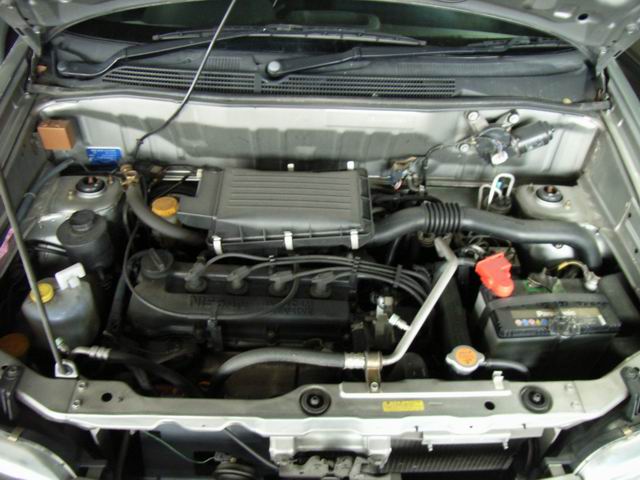2000 Nissan Cube Pictures