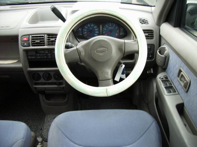 2000 Nissan Cube Pictures