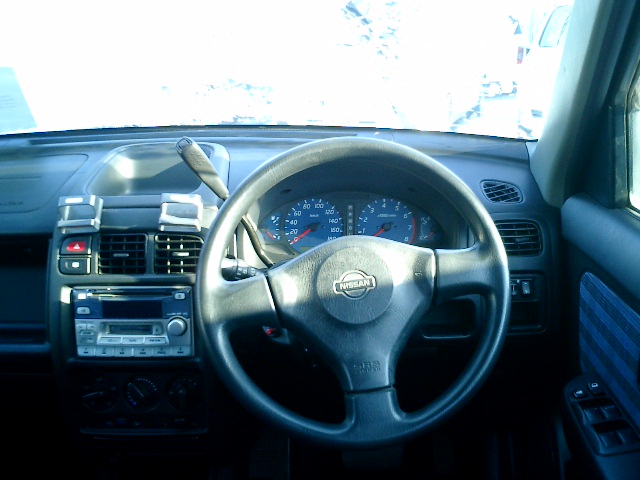 2000 Nissan Cube Pictures