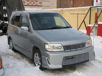 2000 Nissan Cube Photos