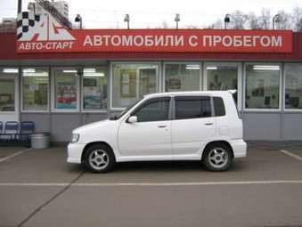 2000 Nissan Cube Photos