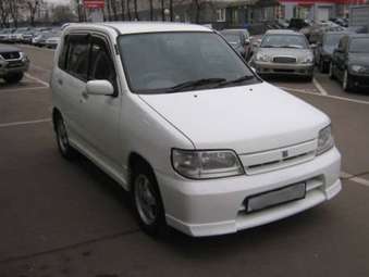 2000 Nissan Cube Pictures