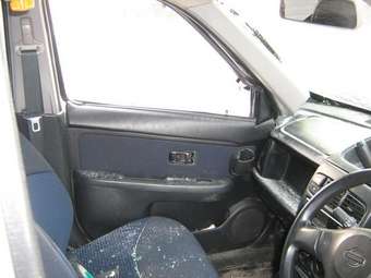 2000 Nissan Cube Photos