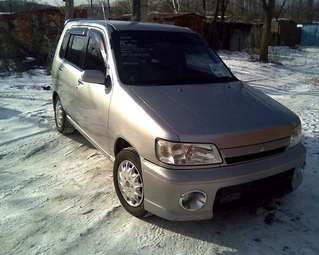 2000 Nissan Cube Photos