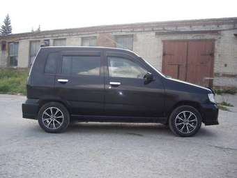2000 Nissan Cube Pictures
