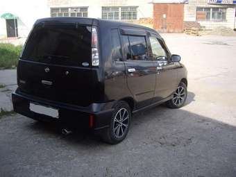 2000 Nissan Cube Photos