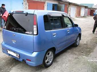 2000 Nissan Cube Photos