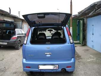 2000 Nissan Cube Photos