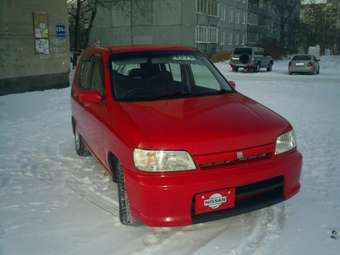 2000 Nissan Cube Pictures