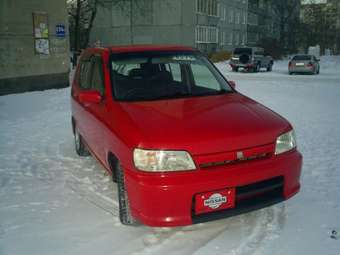 2000 Nissan Cube Pictures