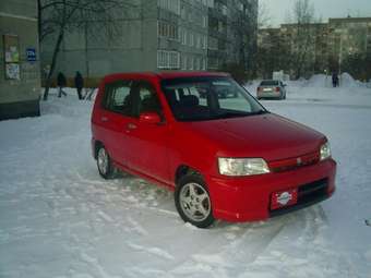 2000 Nissan Cube Photos