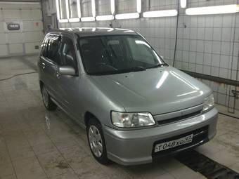 2000 Nissan Cube Pics