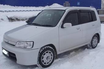 2000 Nissan Cube Pictures